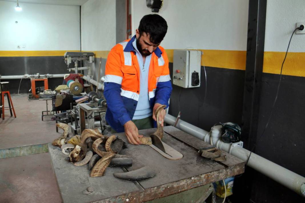 Bıçak değil, sanat eseri! Sivaslı ustanın bıçakları koleksiyonerler arasında kapış kapış gidiyor 12